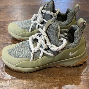Nike Grey/Green Shoes Women’s 6.5